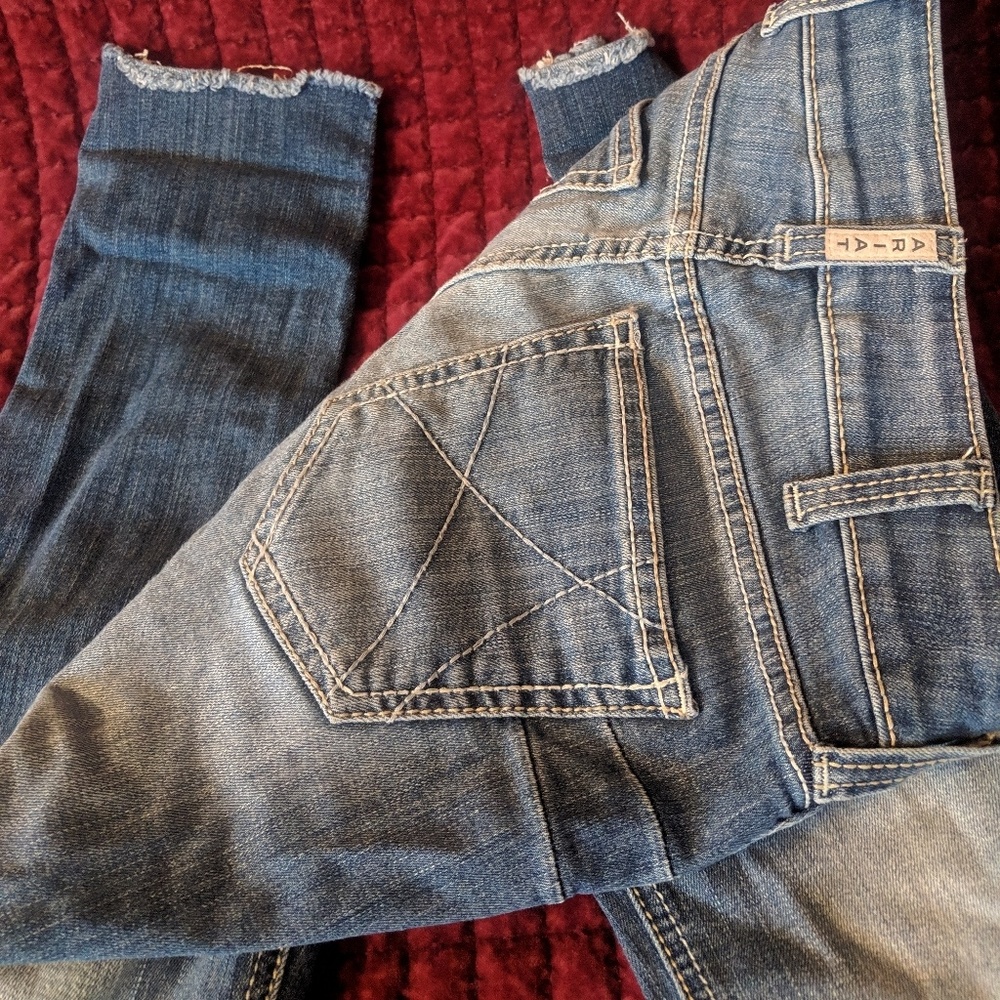 Ariat frayed hem skinny jeans 26R